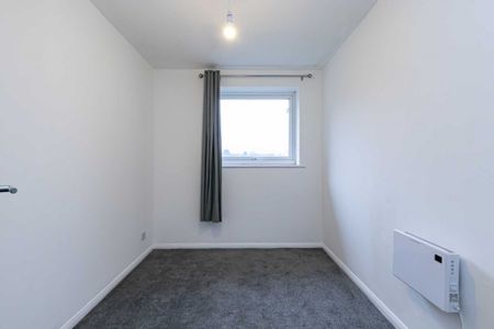 2 bed Flat for rent - Photo 5