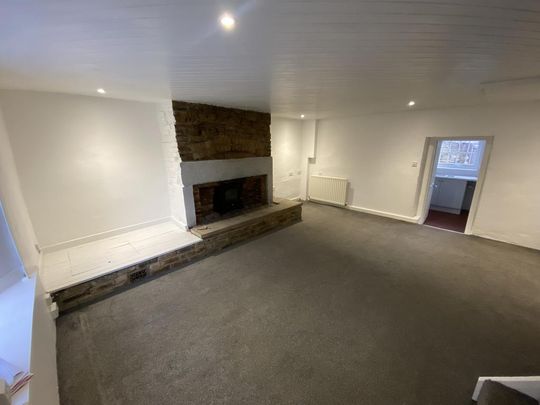 2 bedroom end of terrace house to rent - Photo 1