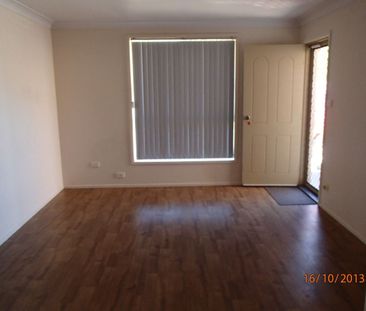 Single level home with 3 bedrooms - Photo 1