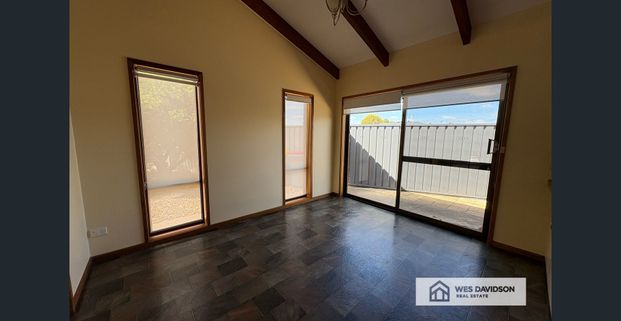 Neat Family Unit - Photo 1