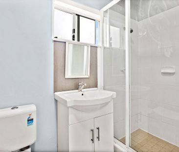 Cosy One Bedroom Unit - Photo 2