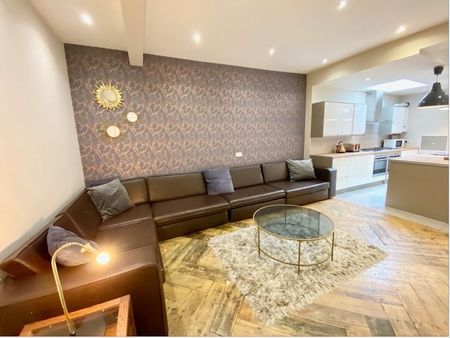 8 bedroom house to rent - Photo 2