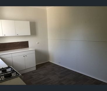 A 3x1 house in a quiet location yet still so close to all you could... - Photo 5