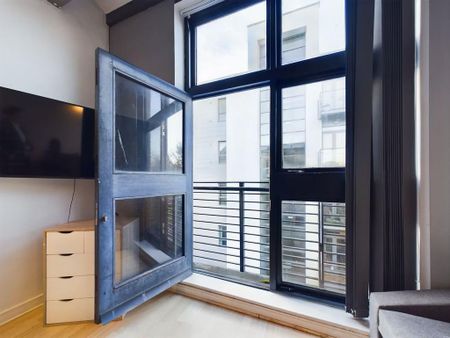 2 bedroom flat to rent - Photo 2