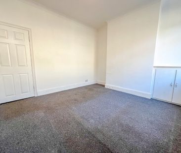 Grimsby, NE Lincolnshire - £625 PCM - Photo 2