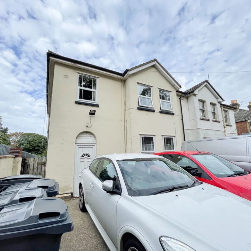 To Rent St Clement's Road, Boscombe, Bournemouth, BH1 £1,455 pcm Tenancy Info - Photo 1