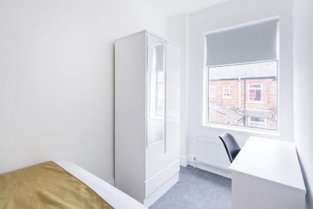 3 bedroom terraced house to rent - Photo 4