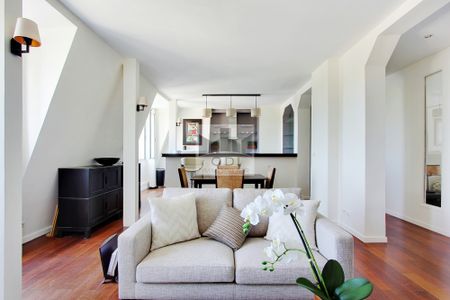 Location Appartement 2 pièces 63m² PARIS 7ème - Photo 4