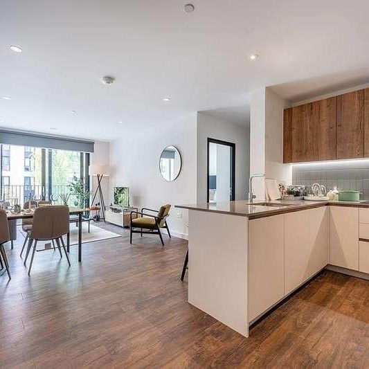 Greenford Quays, Greenford, UB6 - Photo 1