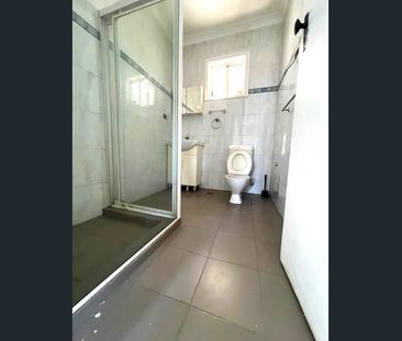 SELF-CONTAINED STUDIO FLAT - Photo 3