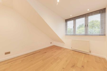 3 bedroom flat to rent - Photo 3