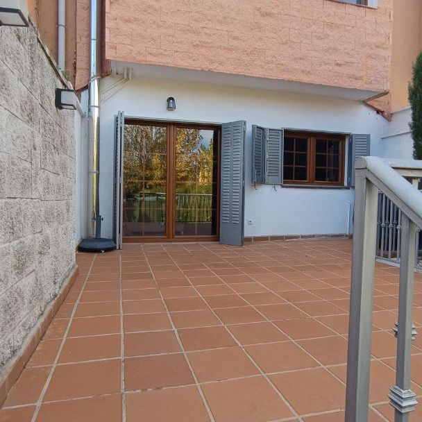 Casa o chalet de alquiler en Calle de Calderón Montero Ríos, 1d, Guadarrama - Photo 1