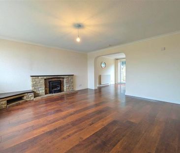 3 Bedroom Link Detached To Let - Photo 3