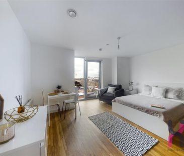 Studio to rent - Photo 2