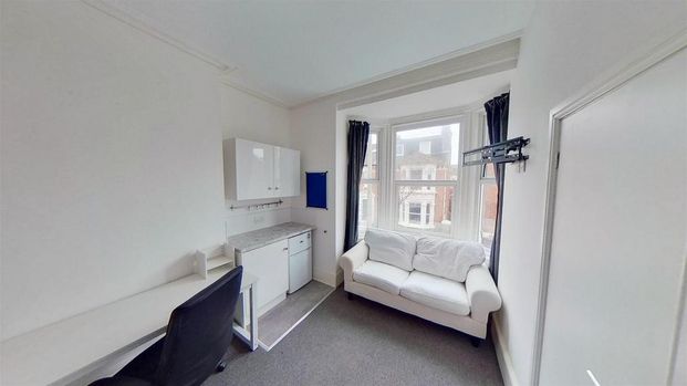 6 bedroom house to rent - Photo 1