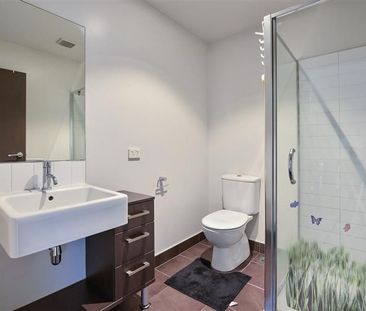 FURNISHED 2- Bedroom - Fabulous and Such a Great Location! - Photo 6