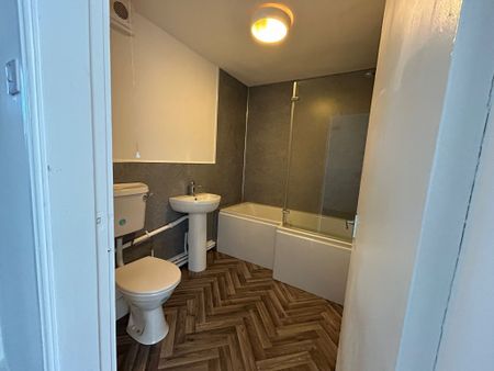 St Aidans Terrace, Prenton - Photo 4