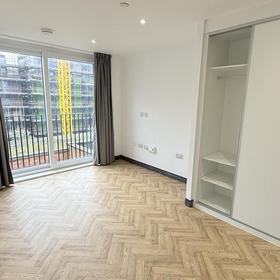 Studio to rent - Photo 1