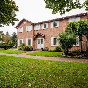 One bedroom basement apartment for Rent - Photo 2