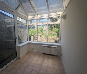 3 bedroom end of terrace house to rent - Photo 5