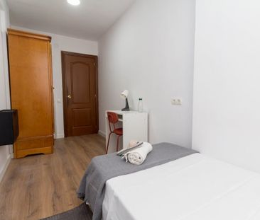 Calle Lozano de Torres, Málaga, Andalusia 29013 - Photo 6