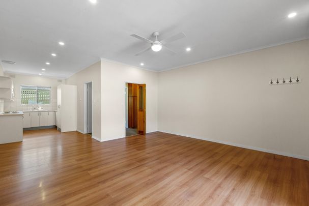 3/10 Barry Road - Photo 1