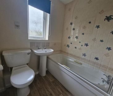 2 bedroom semi-detached house to rent - Photo 5