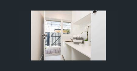 Modern 3 Bedroom Delight! - Photo 4