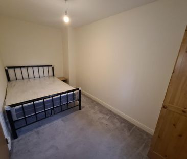 4 bedroom townhouse to rent - Photo 2