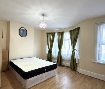 4 bedroom terraced house to rent - Photo 1