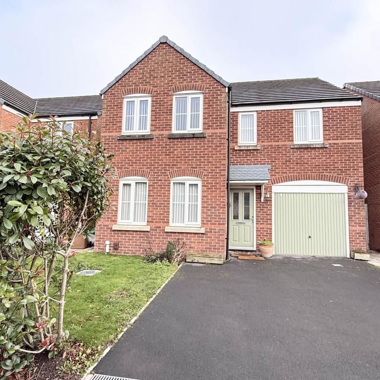 4 bedroom detached house to rent - Photo 1