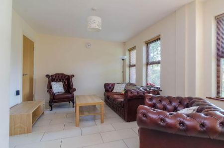 16 Myrtlefield Manor, Lisburn Road, Belfast, BT9 6NE - Photo 2