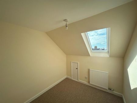 3 bedroom apartment to rent - Photo 3