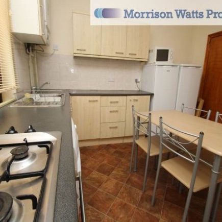 4 Bed - Welton Place, Hyde Park, Leeds - Photo 1