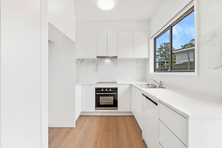 Freshly Renovated Home with Modern Comforts - Photo 3