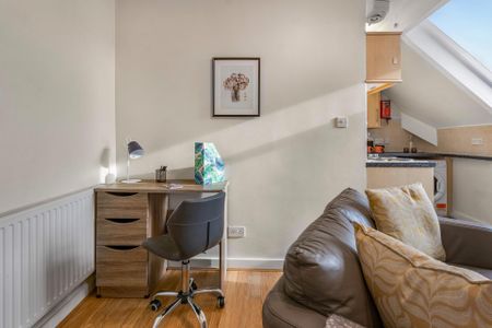 2B WOOD LANE Leeds - LS6 2AE - Photo 2