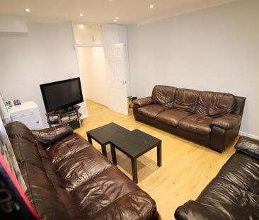 8 Bed Semi-Detached House, Alma Road, SO14 - Photo 1