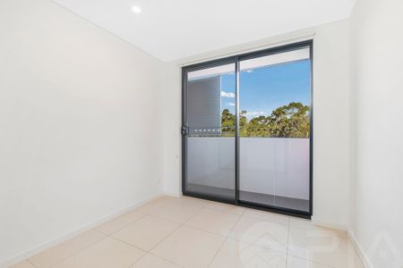 "Modern 2-Bedroom Apartment with Secure Parking in Wentworthville" - Photo 4