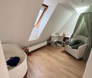 Spacious 4.5-Room Apartment with Balcony in Zürich 8006 - Photo 2