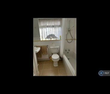 2 bedroom bungalow to rent - Photo 2