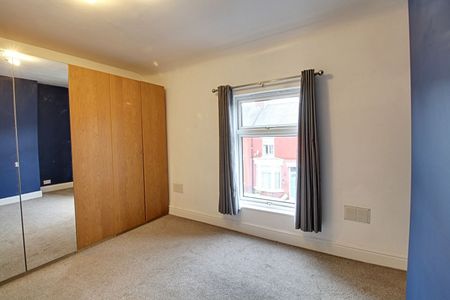 2 Bedroom - Photo 5