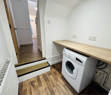 3 bedroom terraced house to rent - Photo 4