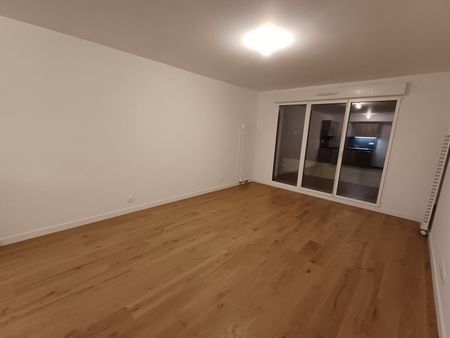 location Appartement T2 DE 46.6m² À SAINT MAUR DES FOSSES - Photo 3