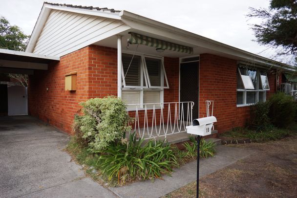 Modern 2 Bedroom Unit - Quiet Area - Photo 1