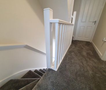 3 bedroom end of terrace house to rent - Photo 4