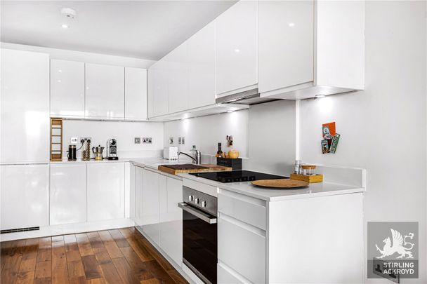 Grand Canal Apartments, 56 De Beauvoir Crescent, London, N1 5TF - Photo 1