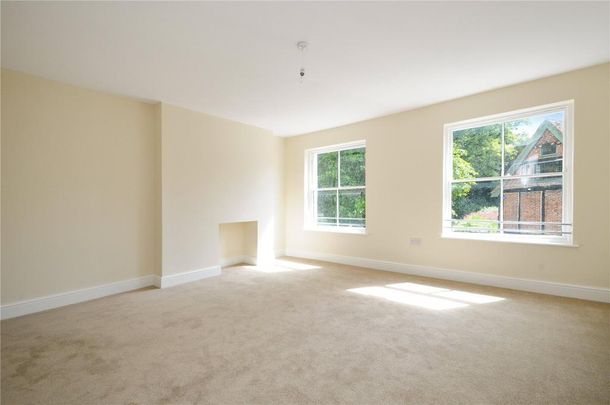 2 bedroom end of terrace house to rent - Photo 1