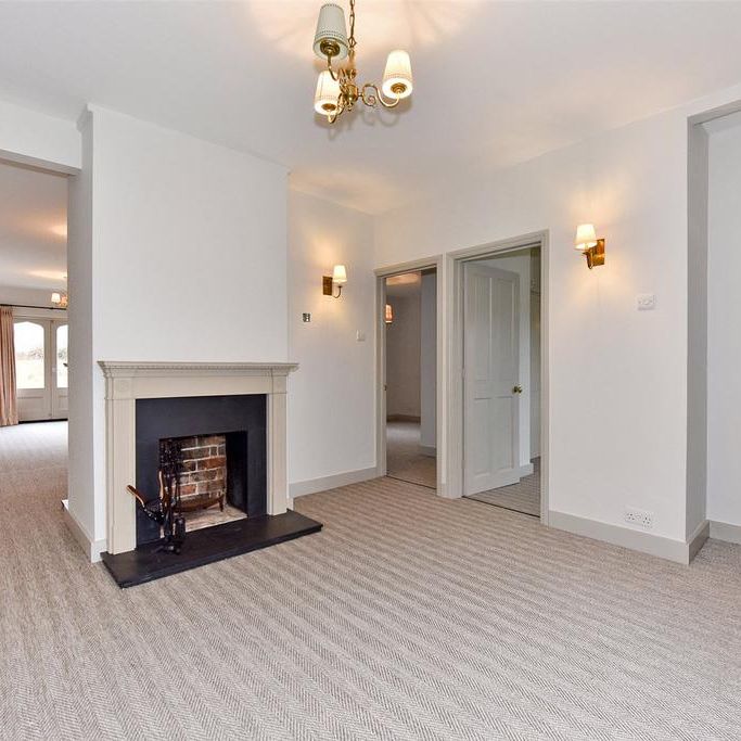 2 bedroom bungalow to rent - Photo 1