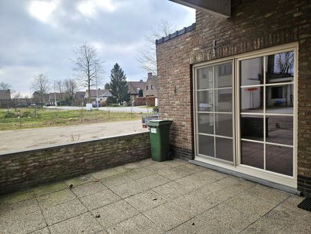 Charmante 1-SLK woning met terras en garages, rustig gelegen te Overmere. - Foto 3