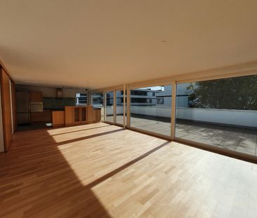 Traumhafte, helle 4-Zimmer-Penthouse-Wohnung in schöner Lage in Lau... - Foto 2